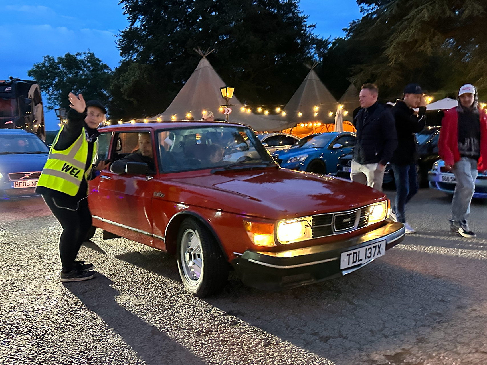 昨天我们聊到了萨博99 turbo,今天见到了真身,还是turbo s,原厂带