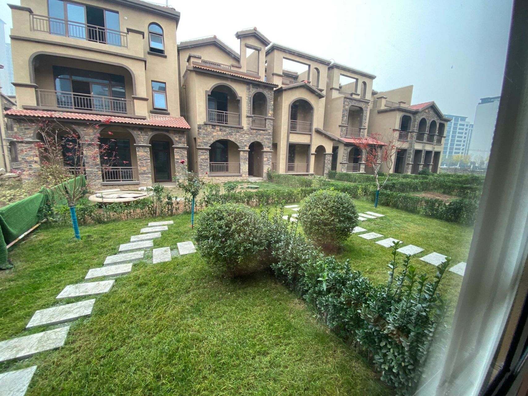 西安浐灞一手准现房联排别墅194 210㎡赠送  西安浐灞一手准现房联排