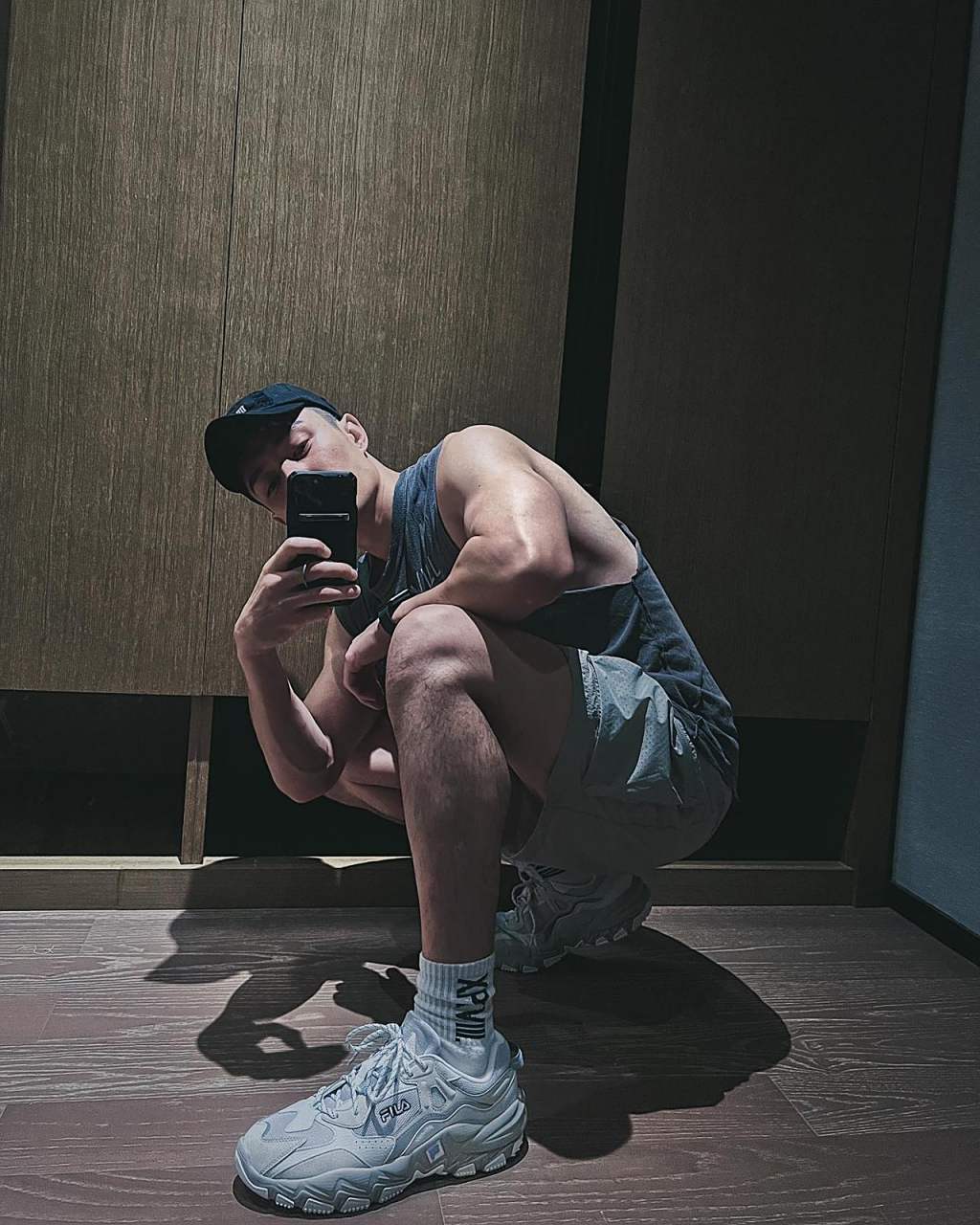 今年38岁的周柏豪还是挺帅的,身材也很好,好喜欢他.