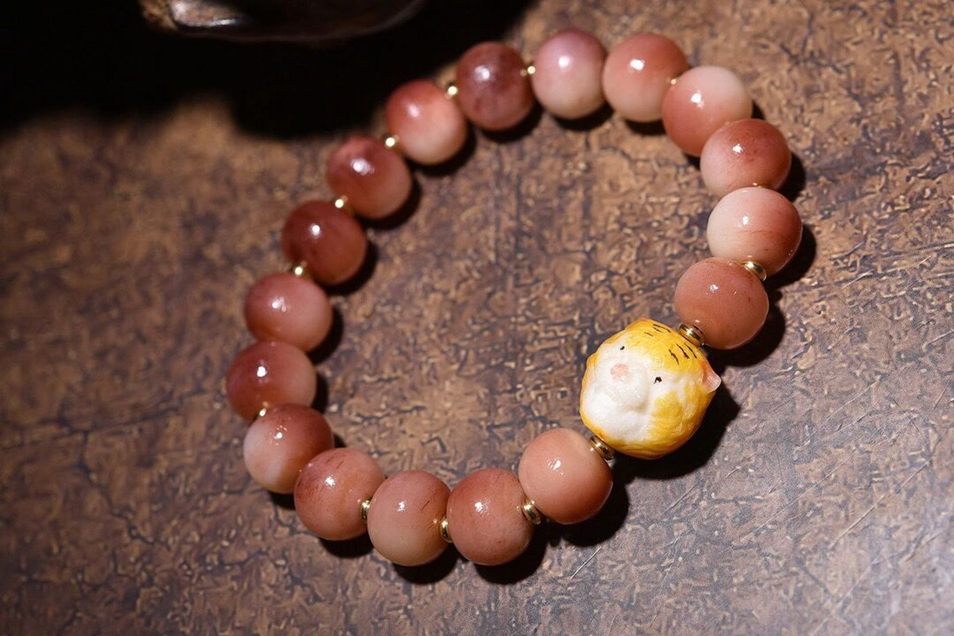 骨艺手串根付小老虎358 骨艺——手串——半血,超油润骨质,尺寸12x10