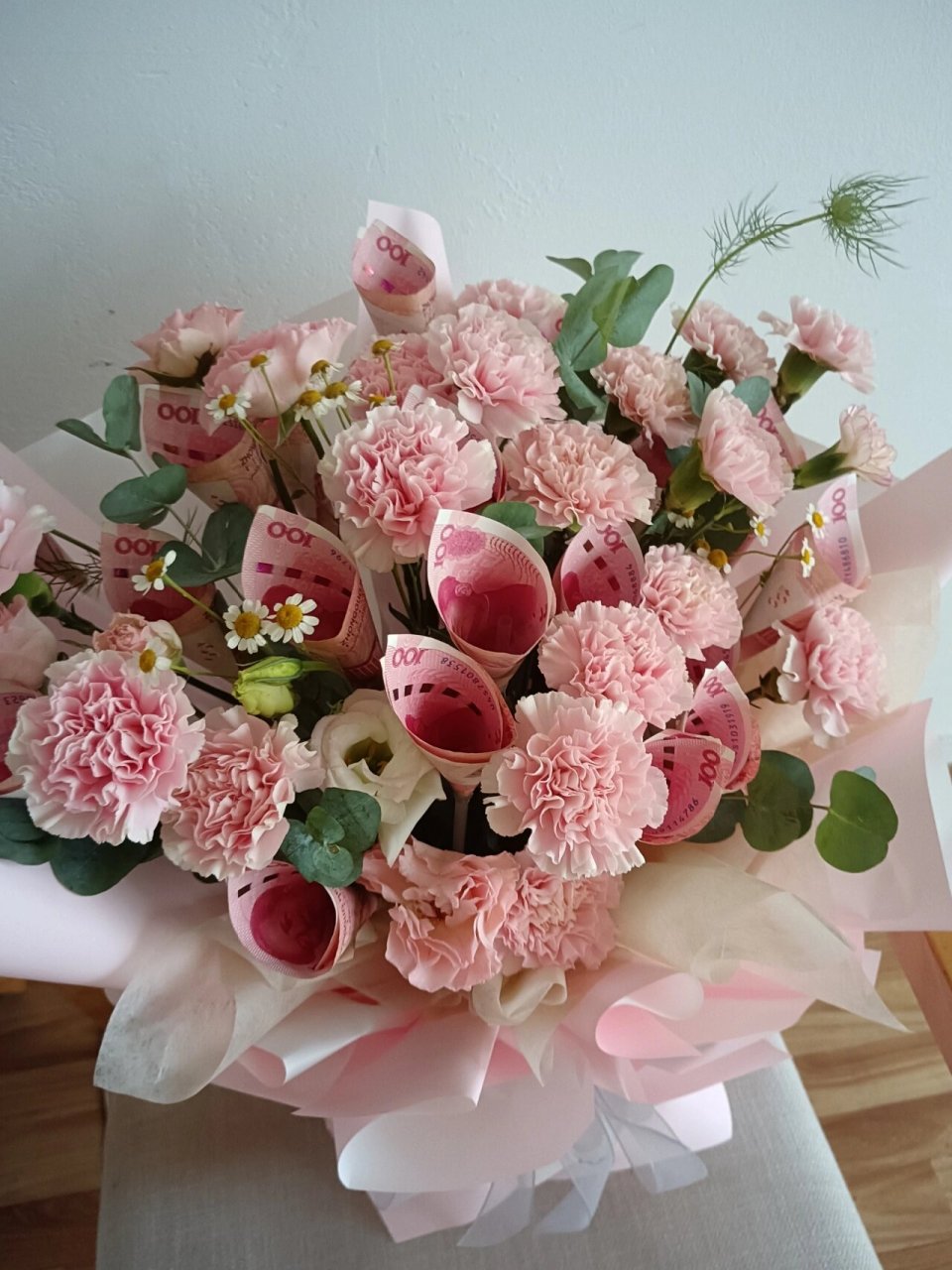 母亲节康乃馨花束有钱花 送给妈妈的有钱花94康乃馨花束