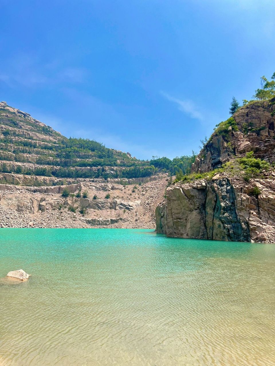 珠海|外伶仃岛矿石湖-藏在海岛上的绿色心脏 外伶仃岛面积很小很原