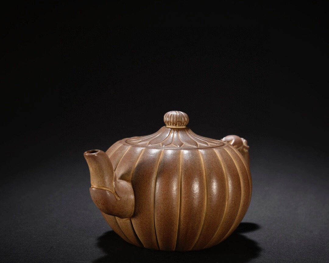 【老紫砂菱形兽嘴壶】【高建芳款】 旧藏 高建芳款老紫砂菱形兽嘴壶