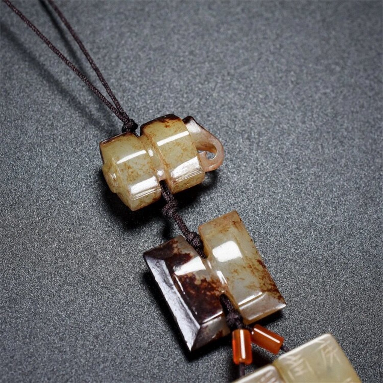 和田玉 刚卯严卯 司南佩 工字佩 翁仲 玉人组合挂件,玉质细腻,包浆油