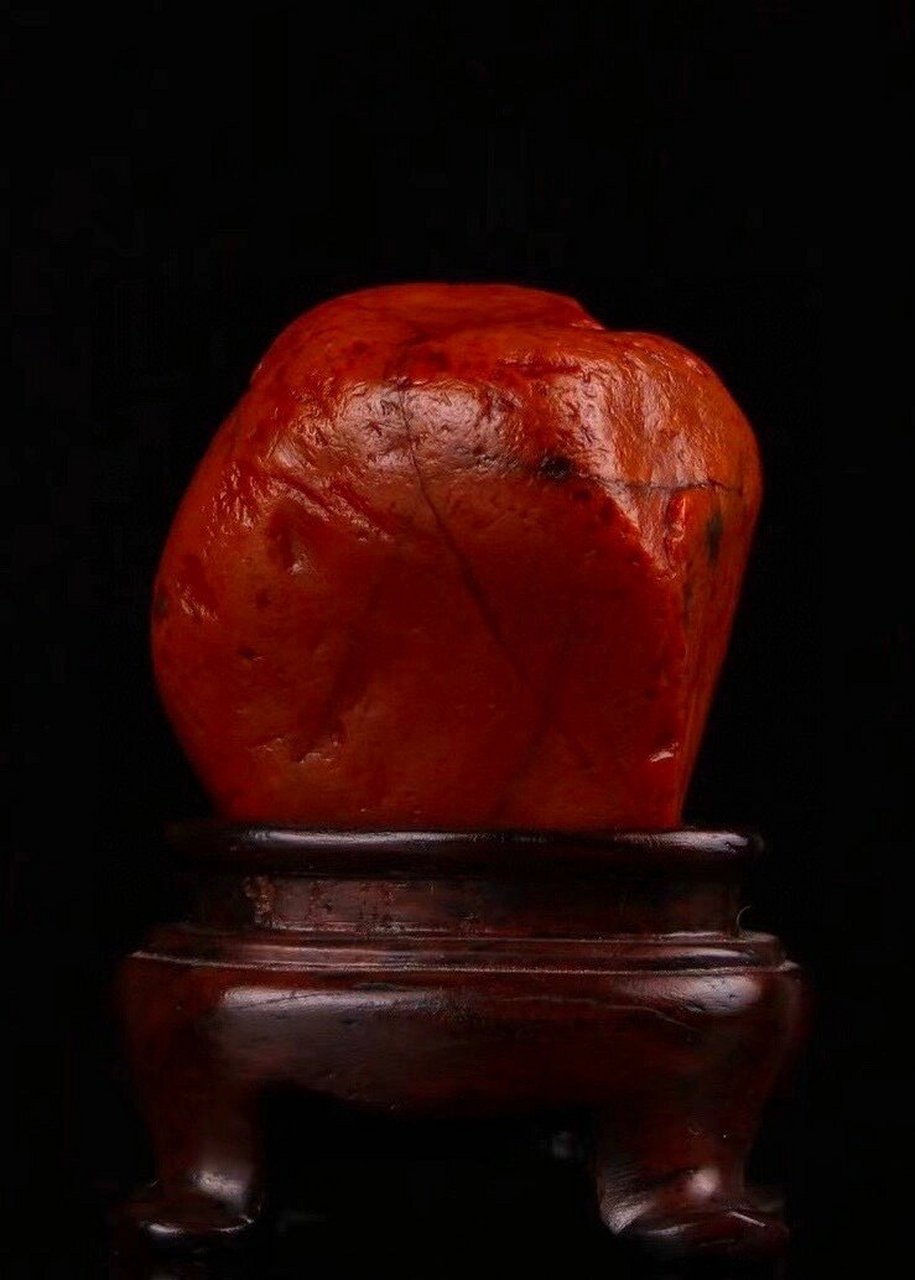 寿山红田黄石 精品寿山红田黄石 题材:瑞兽呈祥 重量:17.