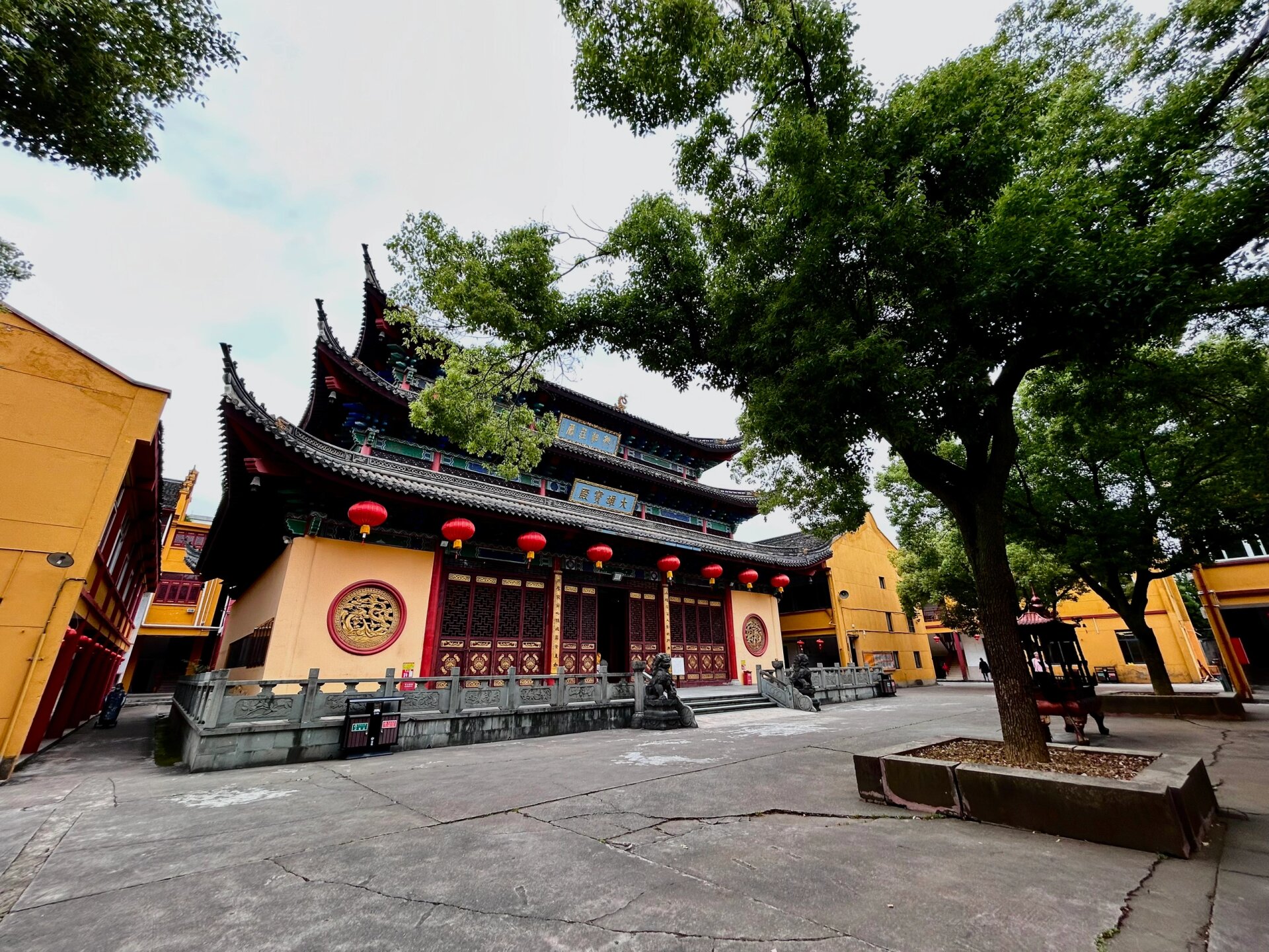 龙华寺|宁波江北小众古寺 龙华寺始建于唐咸通六年初名凝光院,后改名