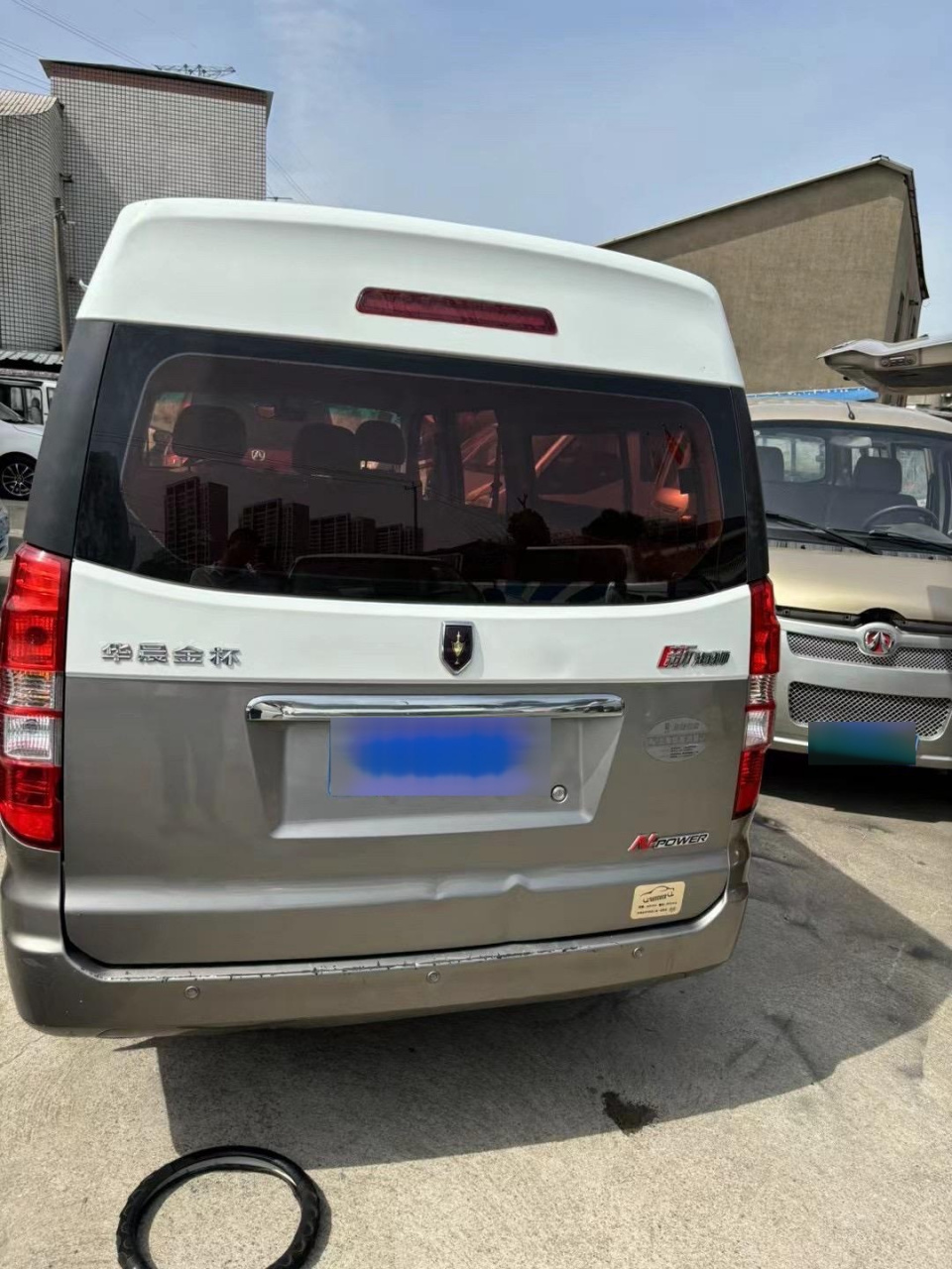 18年3月加长版,豪华版金杯小海狮5座,费用长久,真皮座椅,喜欢私聊