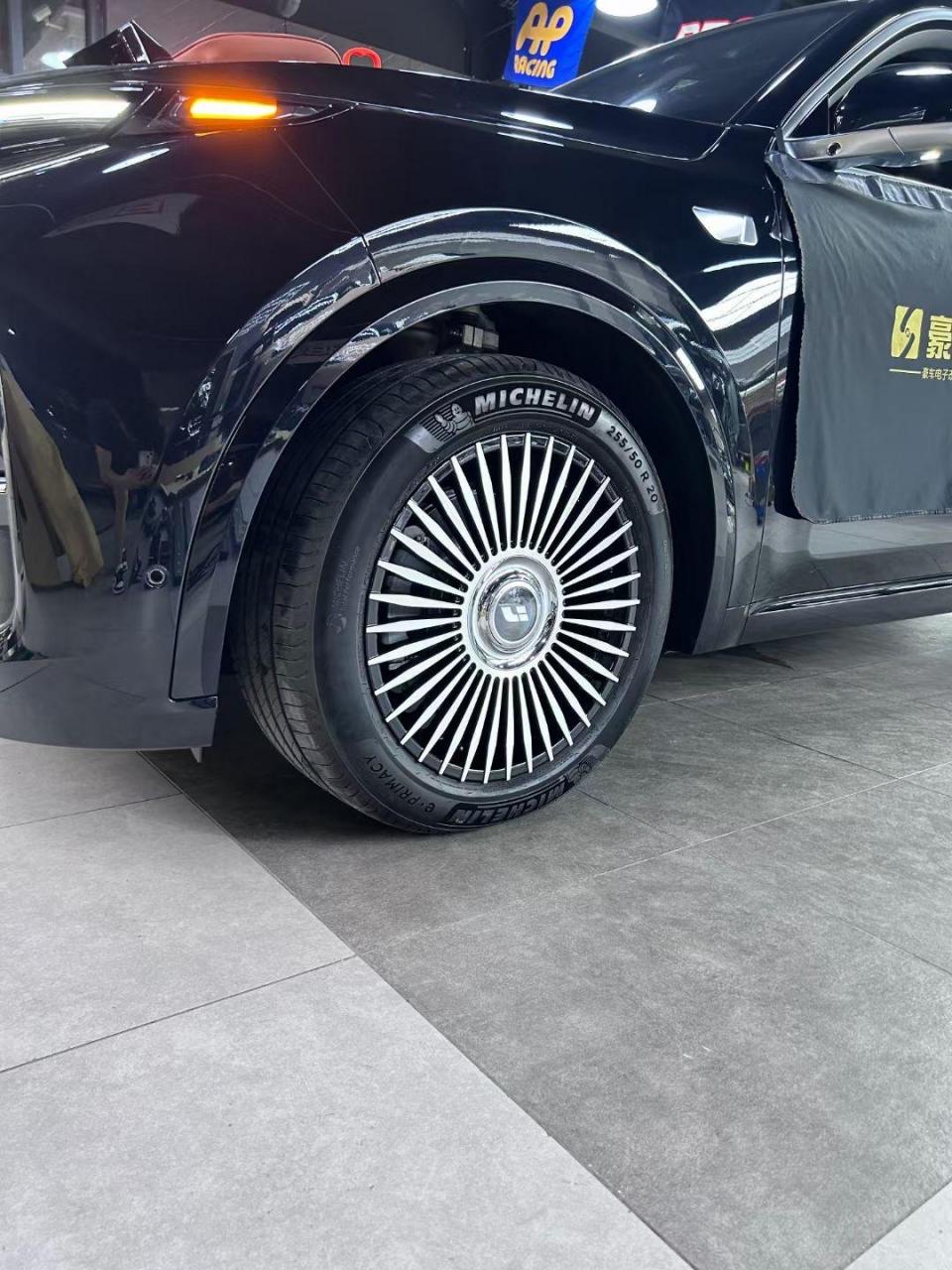 理想锻造轮毂.理想新能源汽车改装网红悬浮轮毂