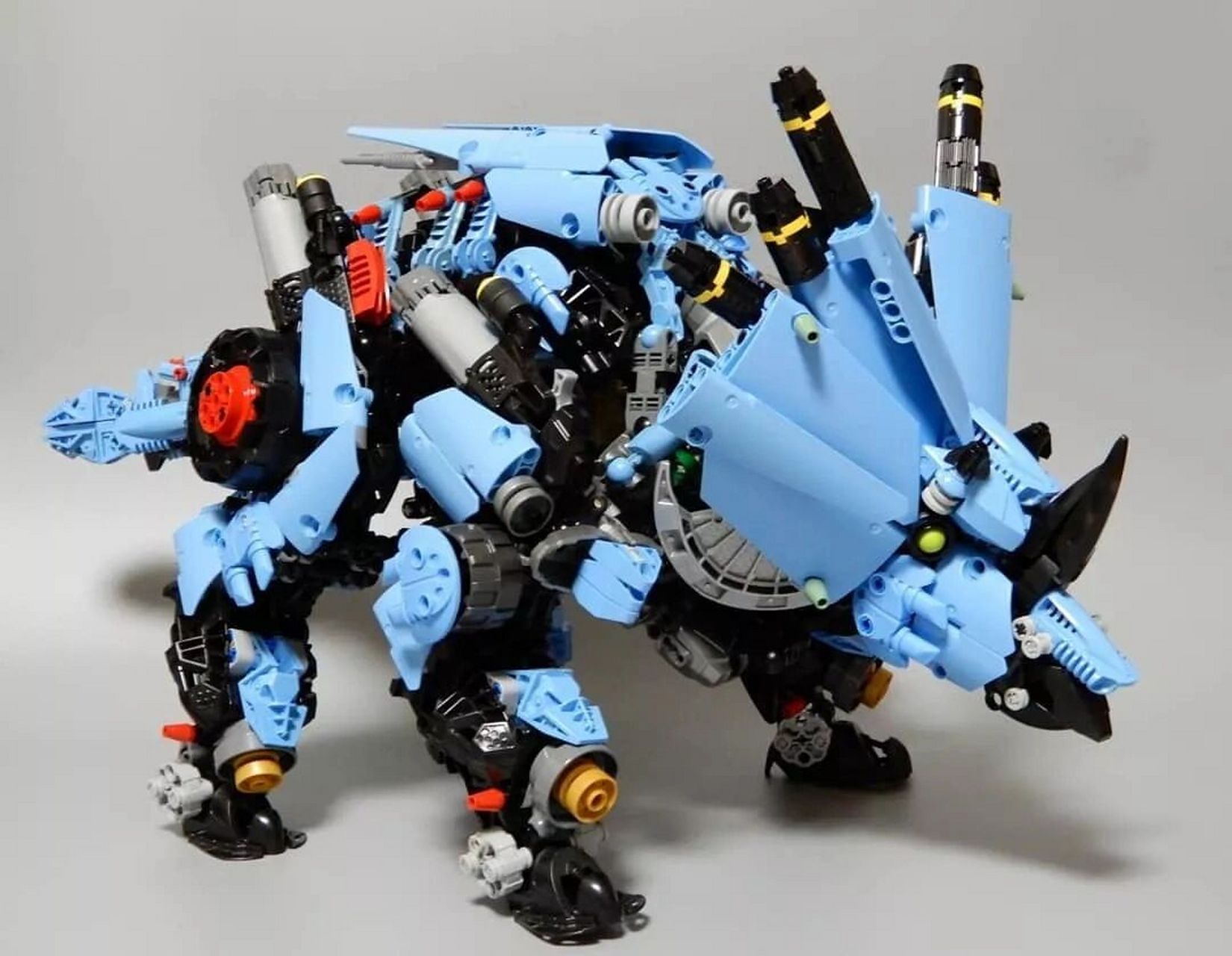 乐高moc—机械恐龙 作者:bignicle 图片来源网络,仅供欣赏切勿商用