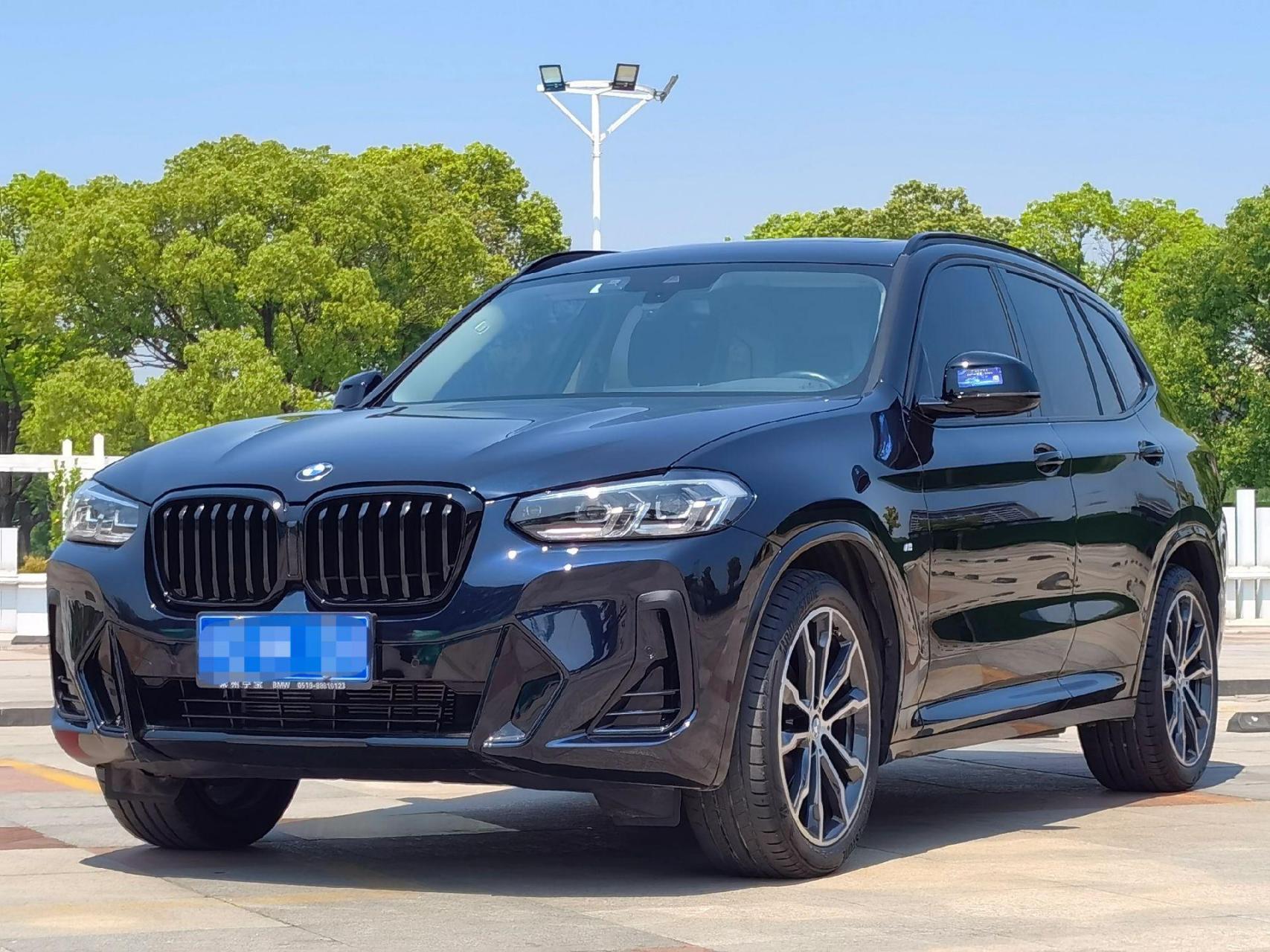 【车辆名称】宝马x3 2022款 xdrive30i 领先型 m曜夜套装 【首次上牌