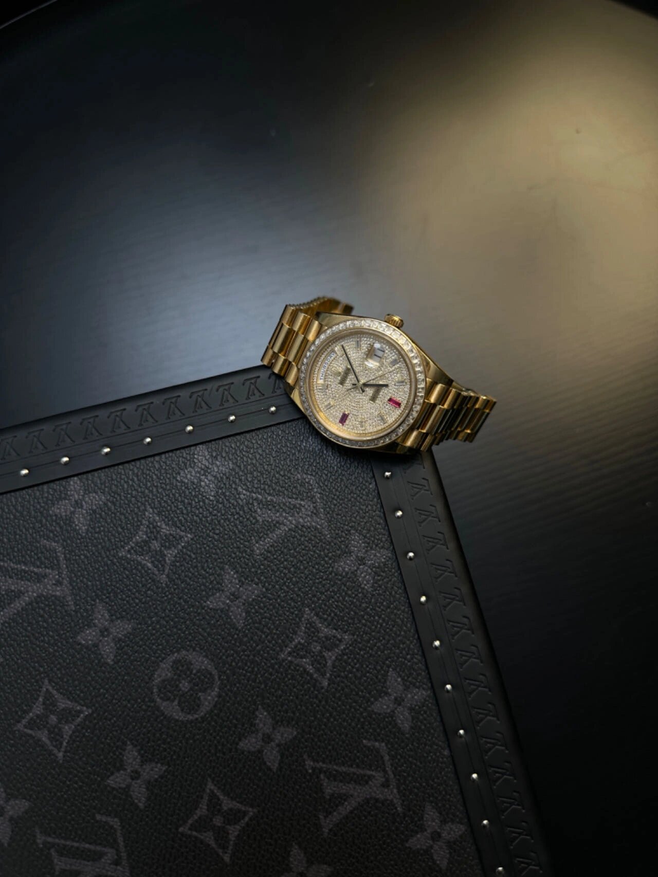 劳力士| 满天星69红宝228398tbr 40表径 隐藏款原钻 t方钻外圈 69红宝