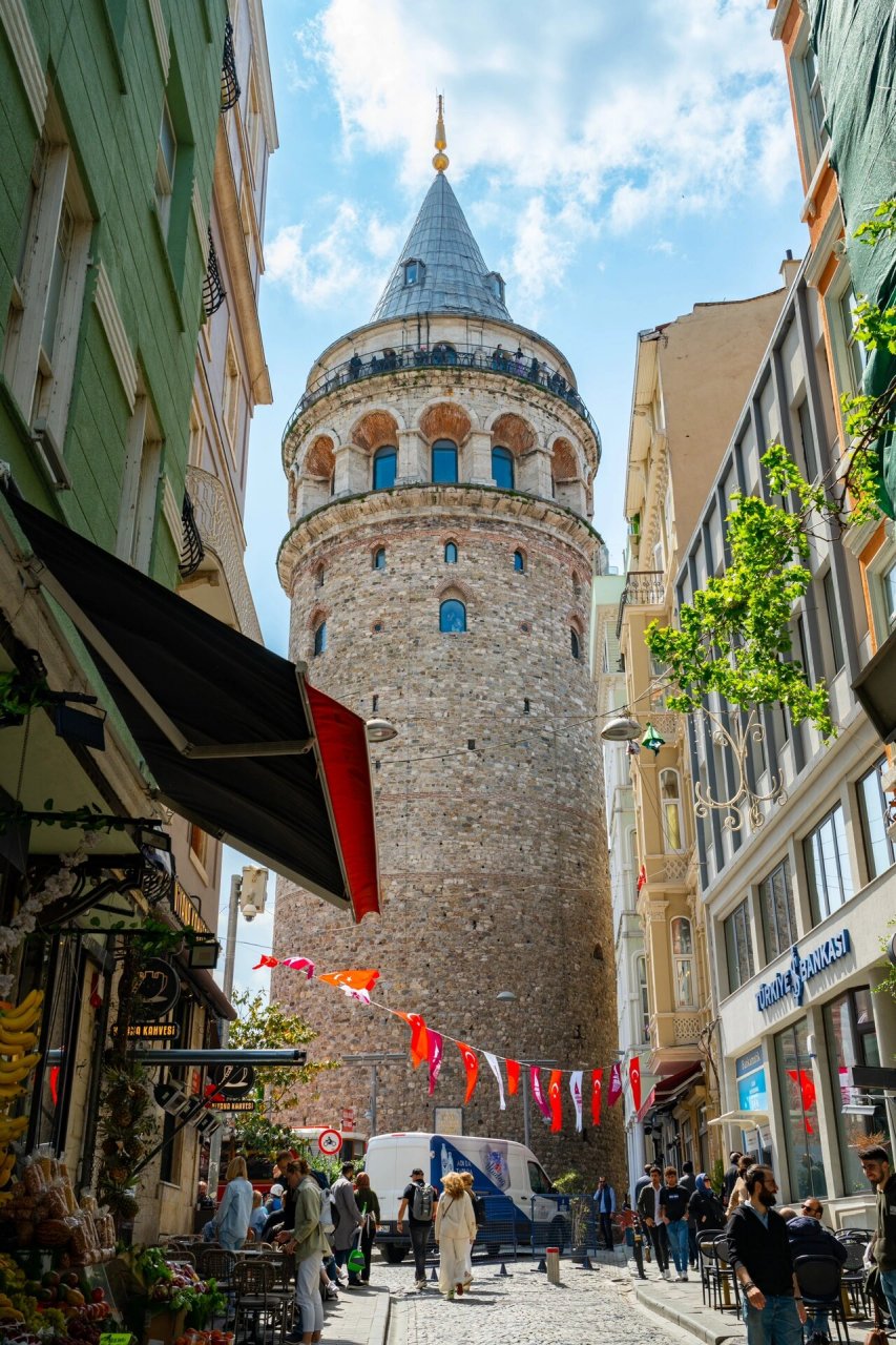 土耳其(3)～加拉太塔(伊斯坦布尔) 加拉太塔(galata tower),矗立在