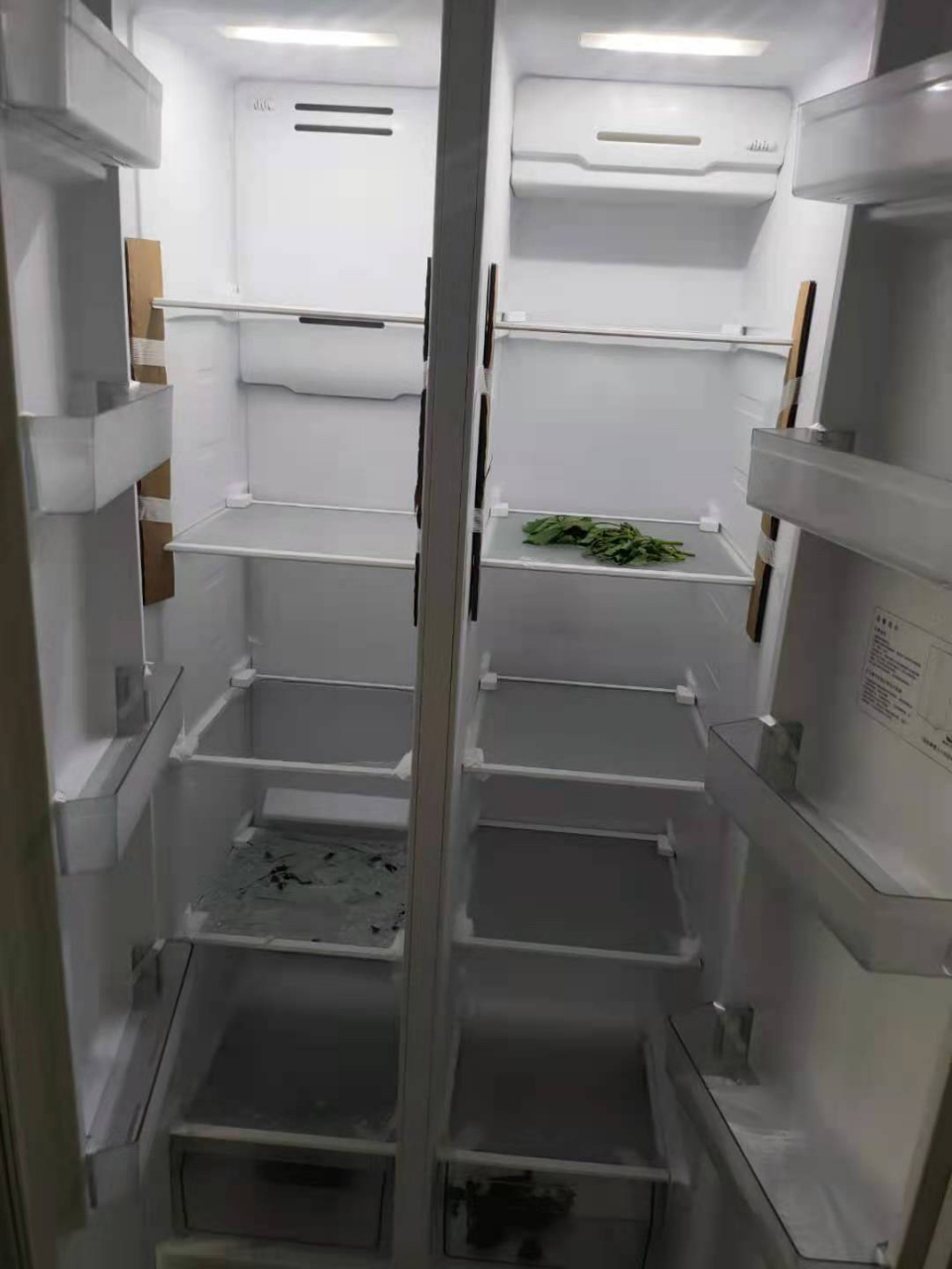 吐槽一下小米冰箱,打开使用了一下冰箱也会 使用一下,第二天就这样了