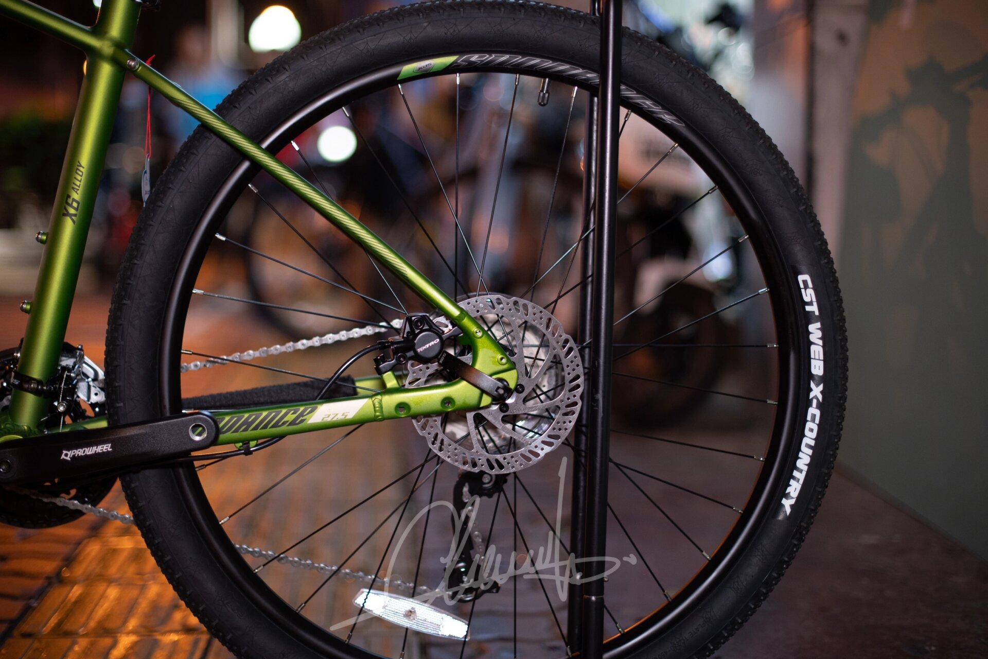 喜德盛逐日700 就值逐日700这个军绿色