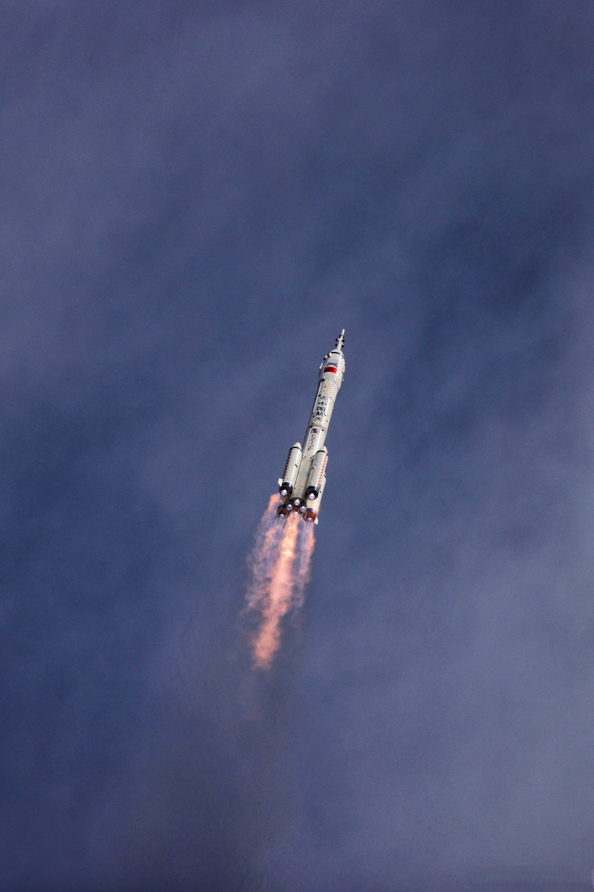 神箭问天,真的是太帅了(摄影张敬宜tea-tia )#神舟十六号大红屏##神舟