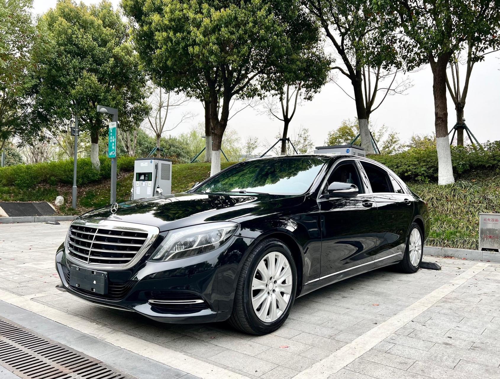 奔驰320售价一览表(奔驰320售价一览表及图片)