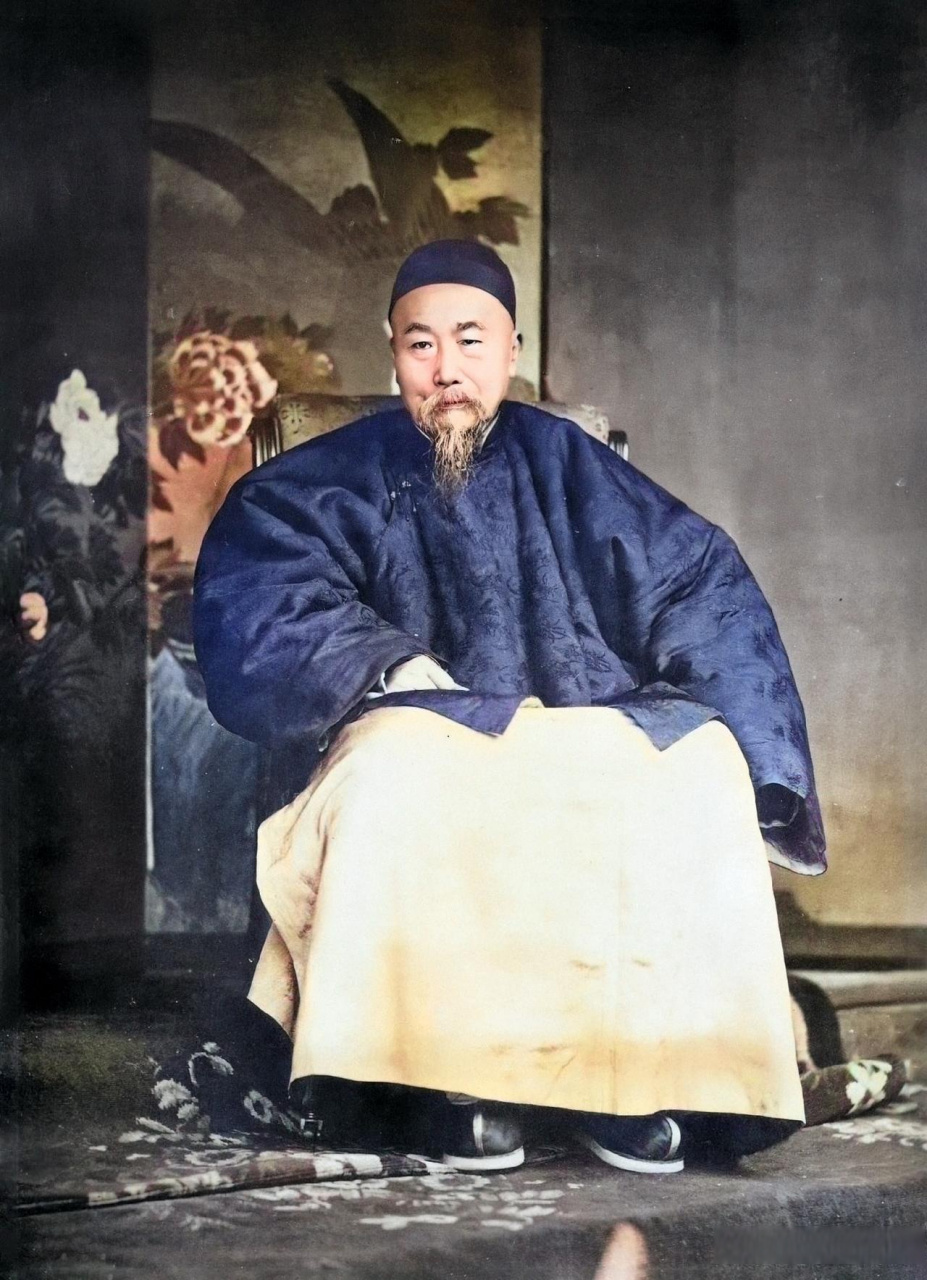 冬日生活打卡季李鸿章,这个几乎在中国家喻户晓的名字,在清朝末期曾