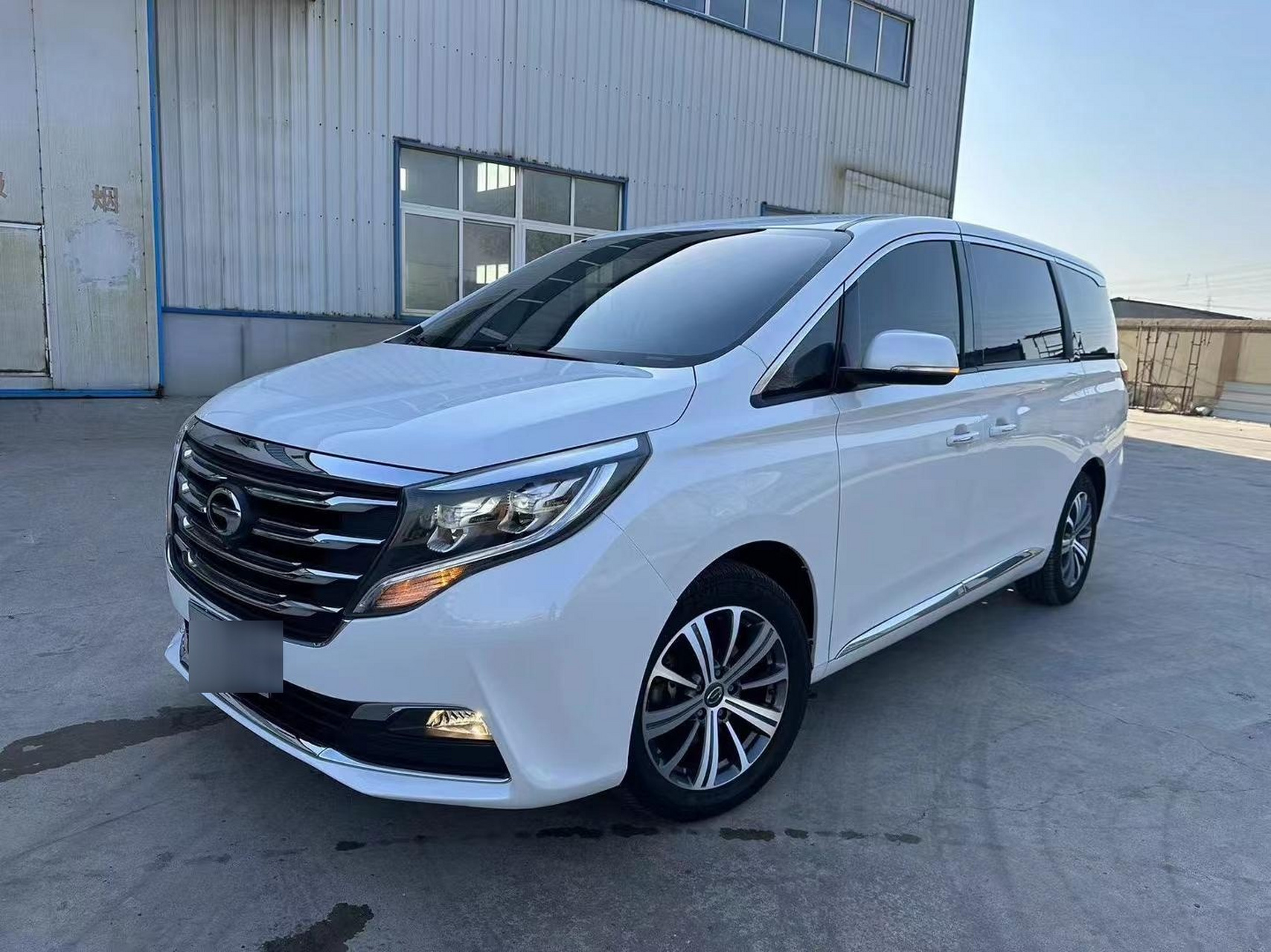 2018年5月登记极品广汽传祺m8 320t尊贵版,7座商务,2.