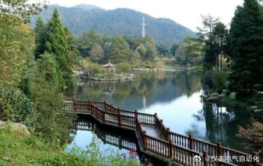 互粉大厅超话 大美天长欢迎你,著名的釜山卧龙公园,整个园内山清水秀