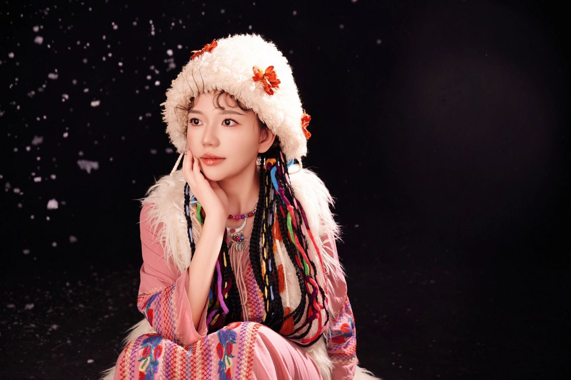 浅走下民族风吧～#民族风# #日常妆容打卡# #民族风写真