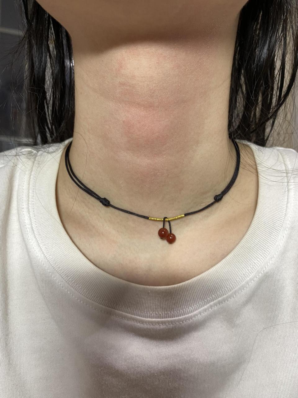 脖子痒 洗完澡就这样,又红又痒,每次都是这一片 这是什么原因,太干了?