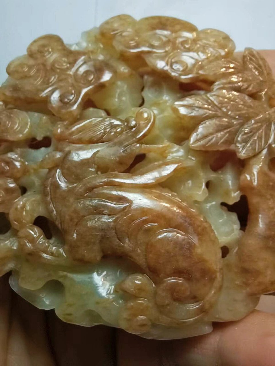 中古玉腰佩 中古玉腰佩 尺寸:长圆形68×63毫米,厚15毫米; 重量:73克