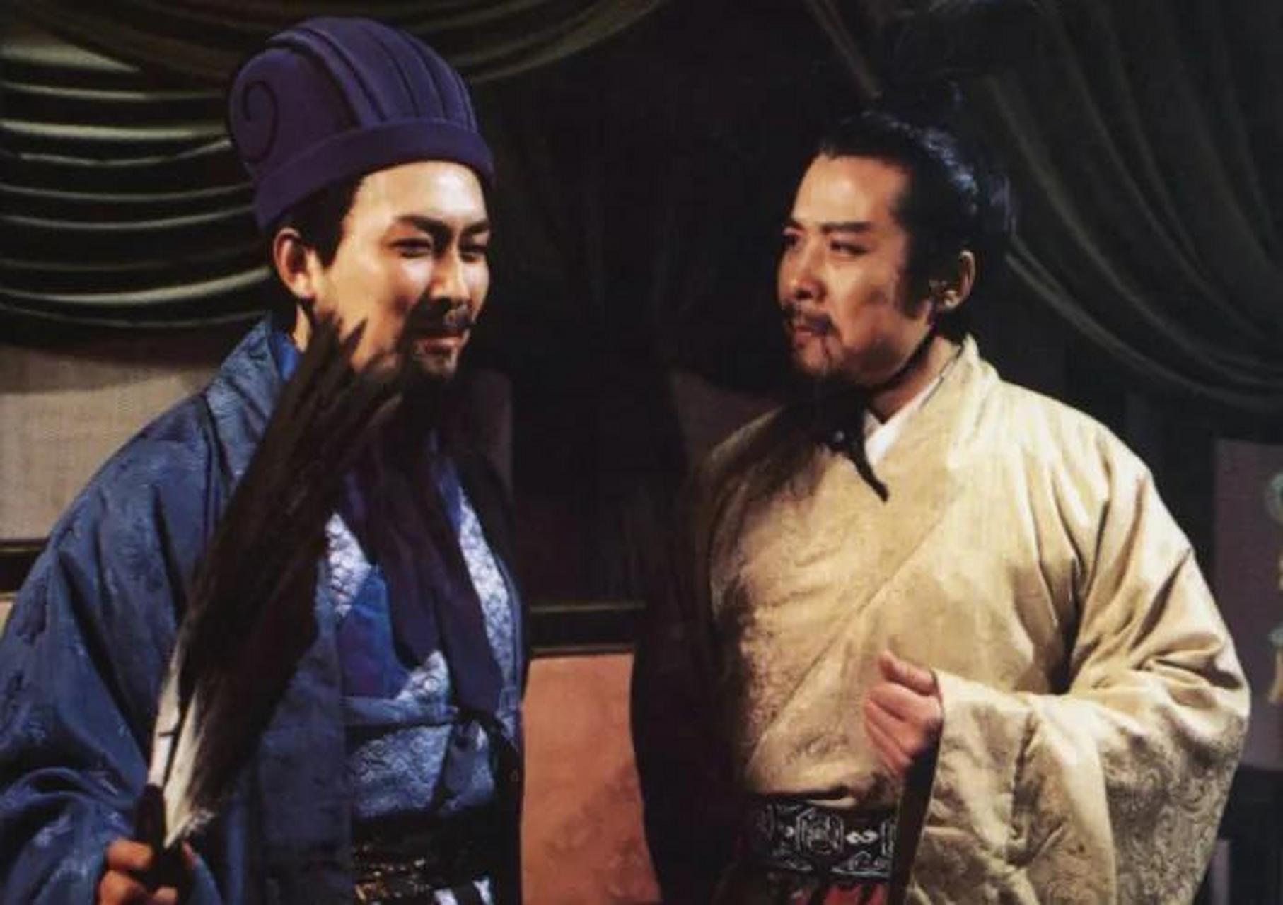 仁德名扬刘备兴, 英勇豪杰共建盟. 三顾茅庐寻卧龙, 关张赵云共前程.