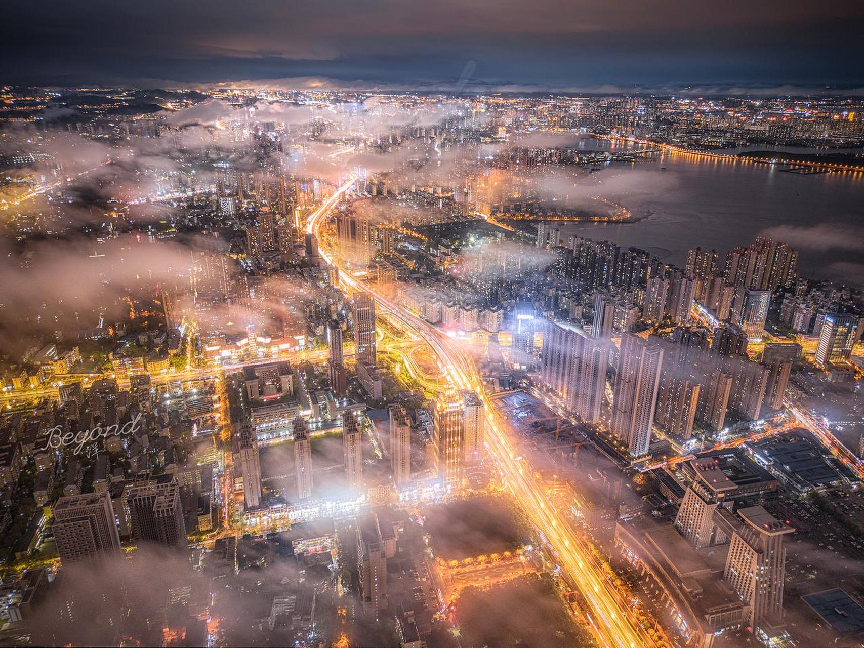 暴雨过后,武汉极致内透.