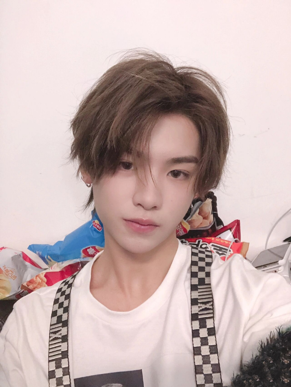 黄明昊自拍大赏 奶狗天菜 姐妹们有最喜欢的黄明昊自拍吗 我最喜欢第