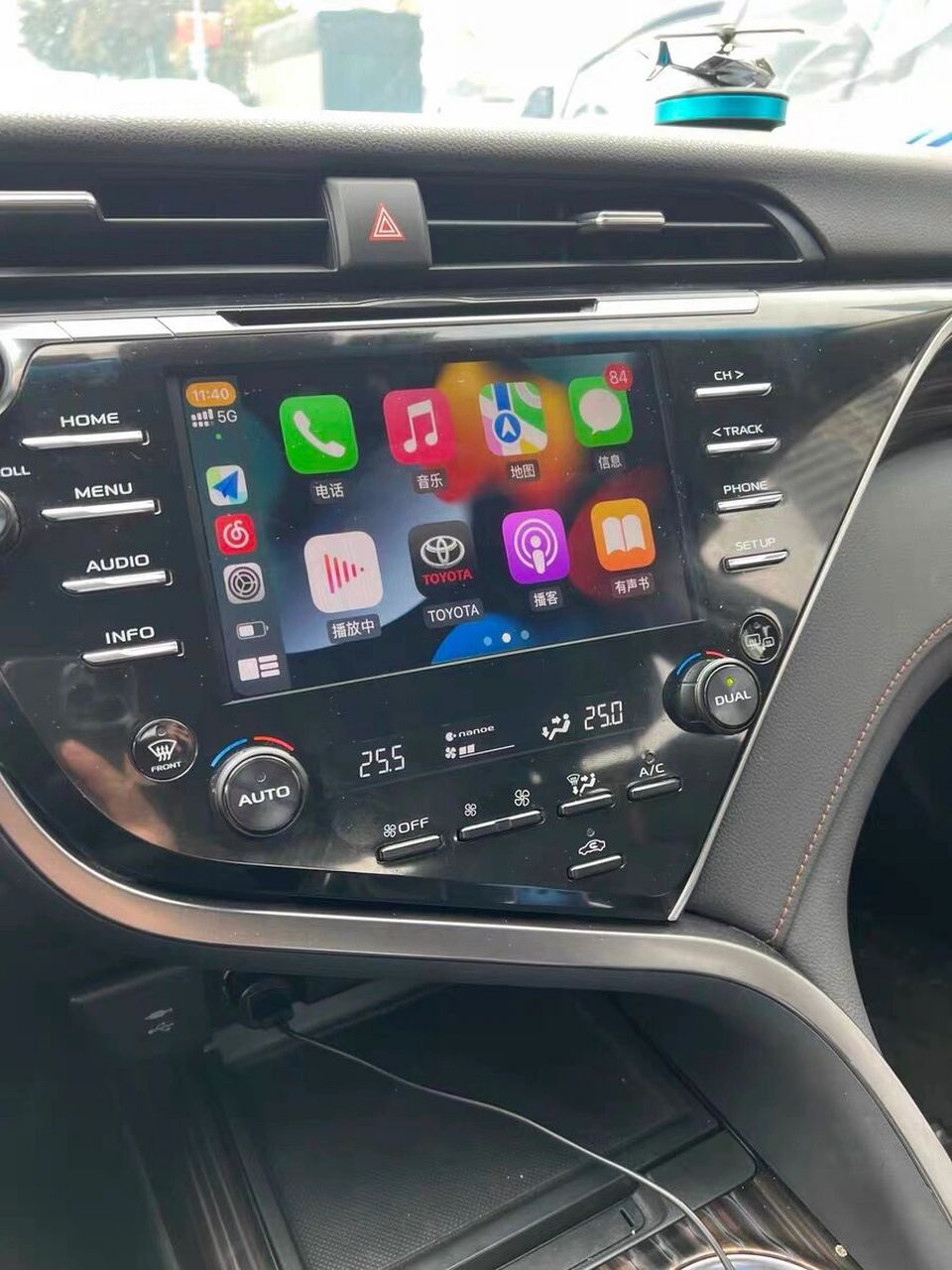 18款凯美瑞也能用上苹果无线carplay哦 20款可以买个盒子～ 但是18款