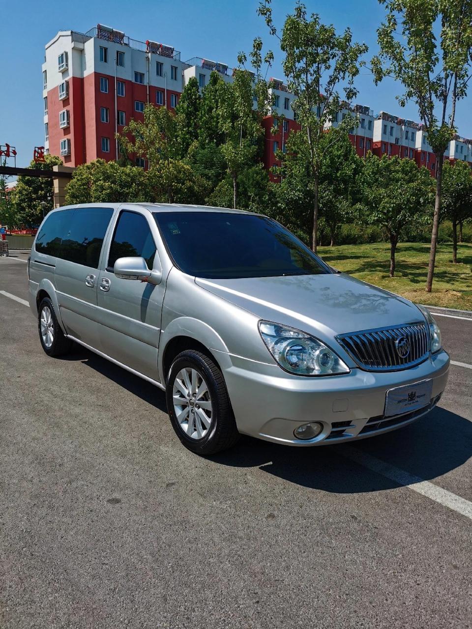 新到16年别克gl8 76615座经典商务 2.