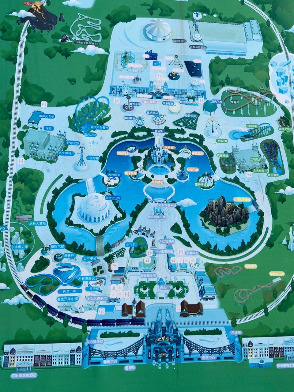 泉城欧乐堡游玩地图   建议跟着地图游玩!