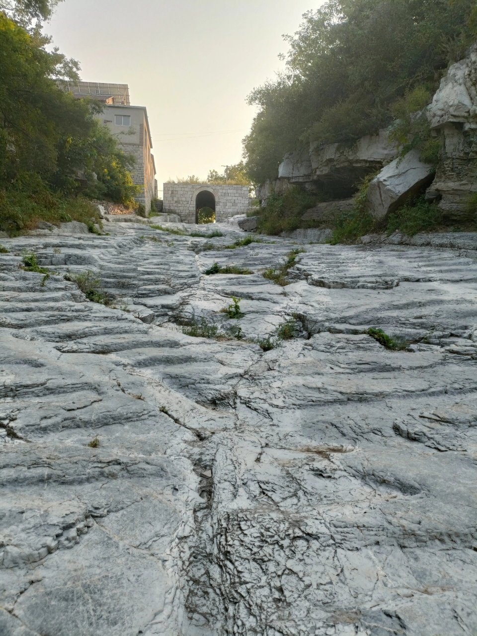 "长城之父"~齐长城之"青石关" 齐长城遗址青石关为国家级重点文物保护