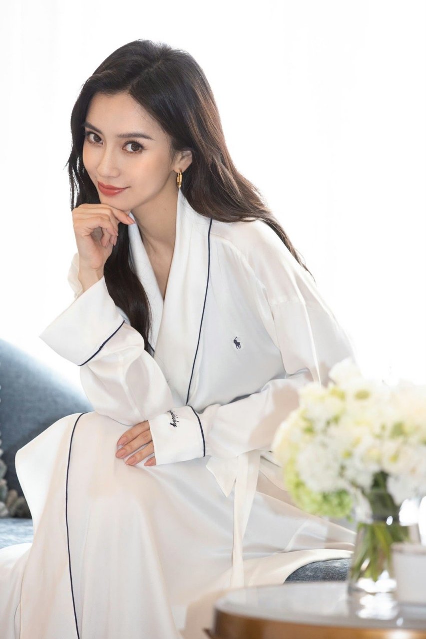 angelababy浴袍# 优雅迷人的浴袍佳人～鼻姐尊滴好