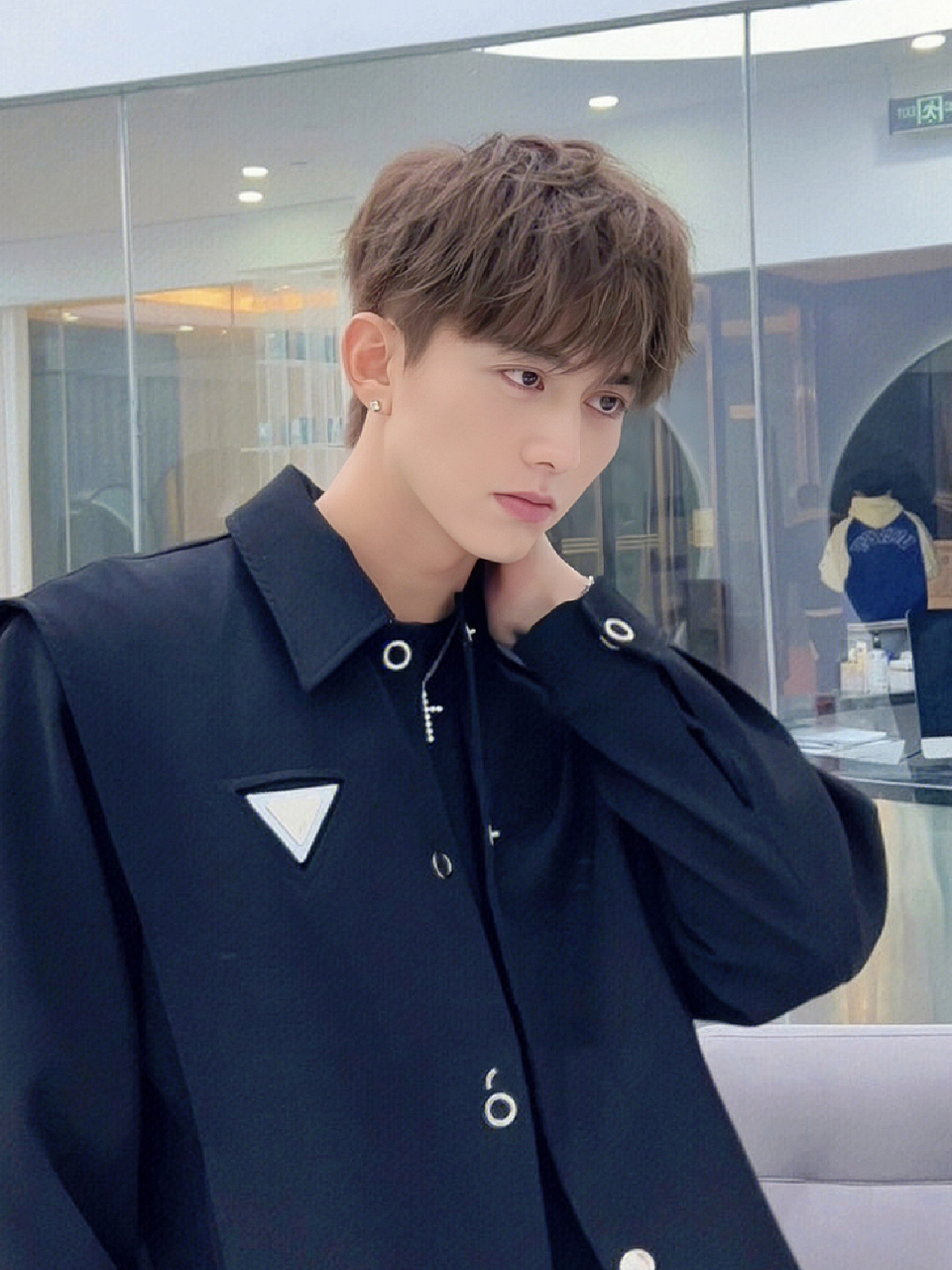 2023年发型流行的趋势9315自然摩根碎盖 男孩子一定要尝试发型