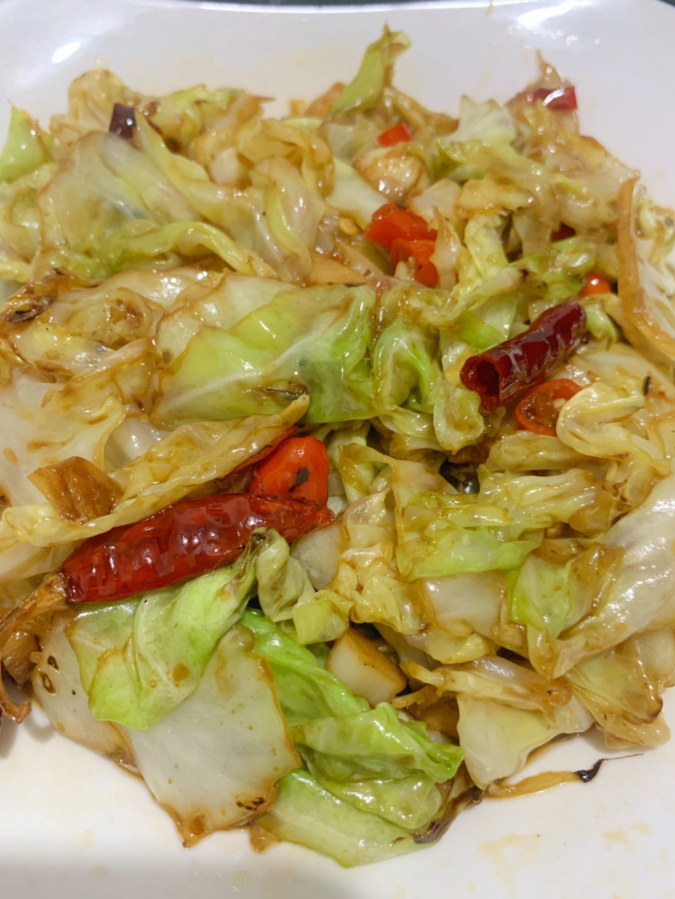 家常小炒手撕包菜|做法简单,鲜香开胃 包菜一定要手撕才好吃,又辣又热