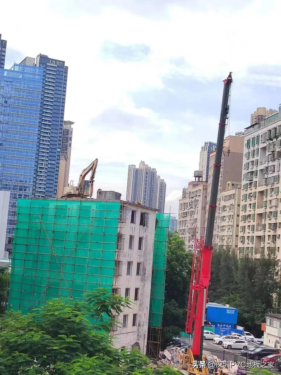 深圳网红钉子户,终于得到解决,开学同学们有望从正门进校了,深圳的