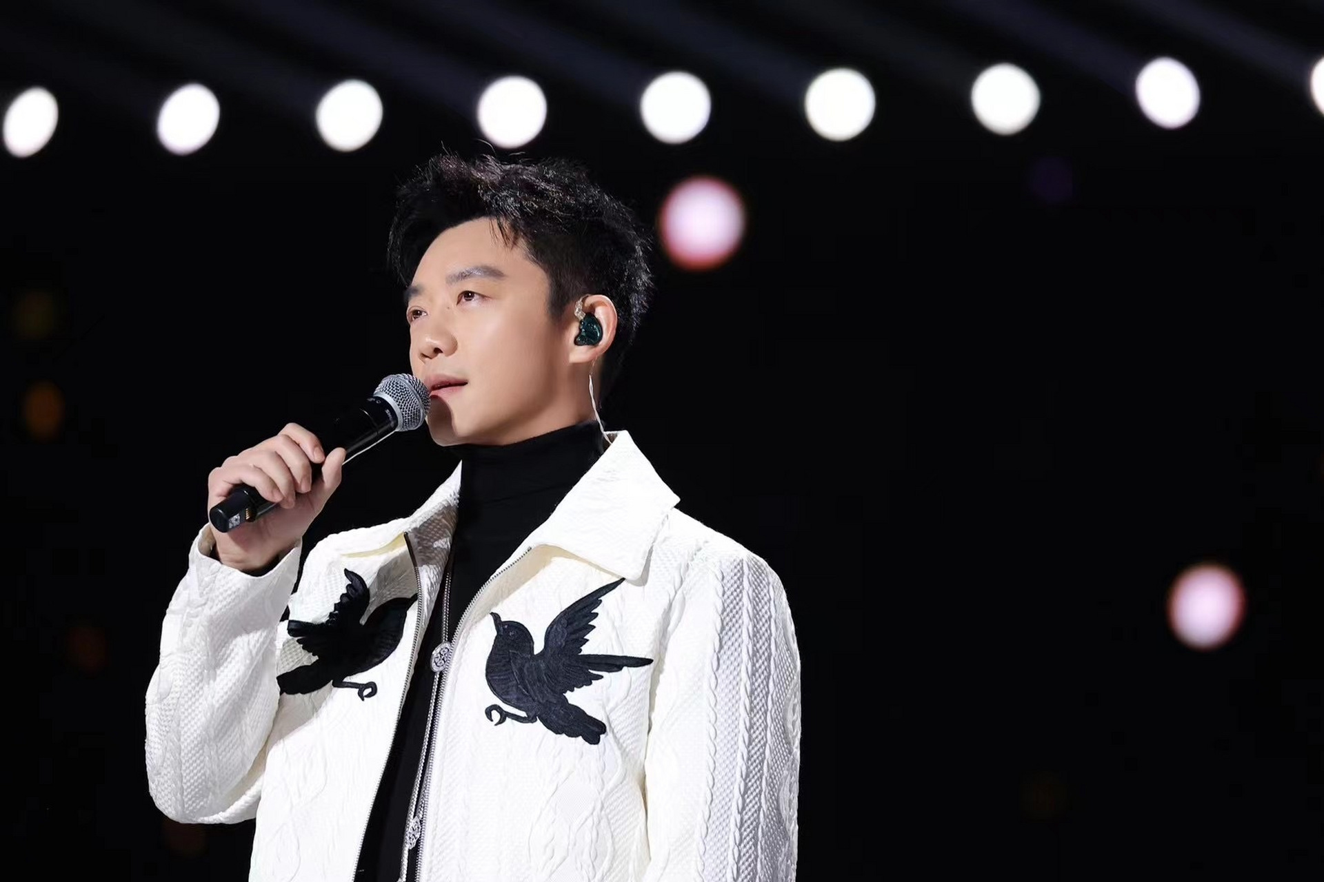 郑恺超话《致橡树》#浙江卫视跨年晚会