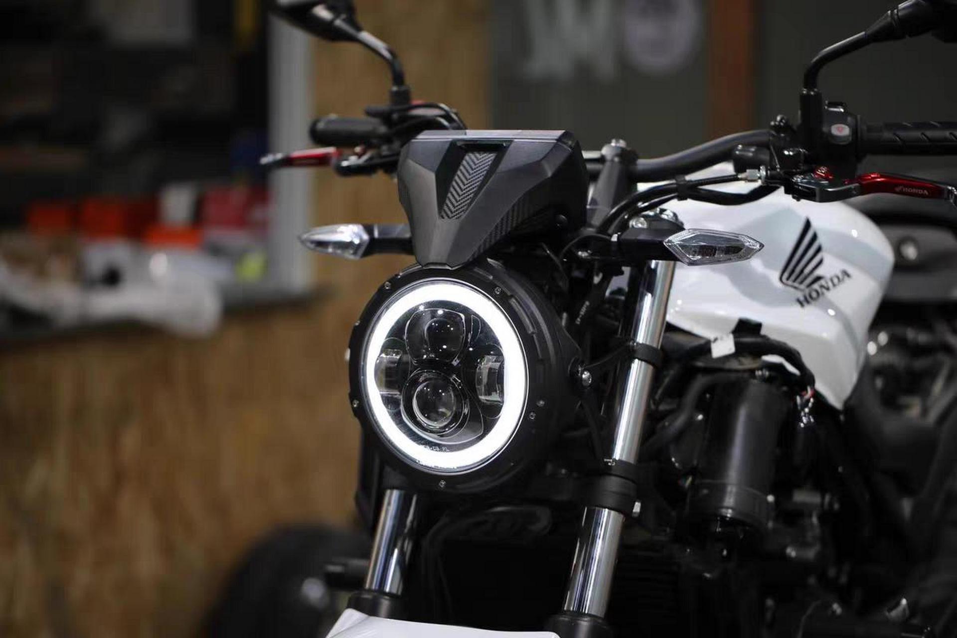 本田cb400f改装透镜圆灯安装,整车特别漂亮摩托车改装 灯光升级