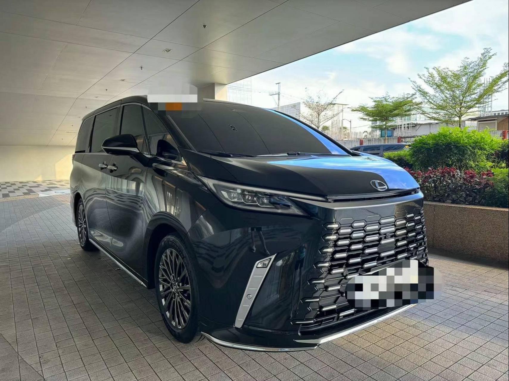 新到货 要的老板快来 2024款 全新 雷克萨斯 lm350h,七座 油电混合