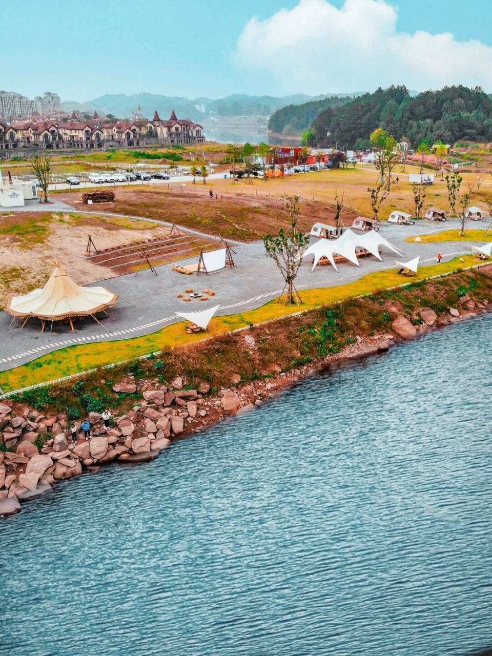 卡妹来打卡黎香湖懒人露营7215 朋友圈非要说我出国了,其实这里是