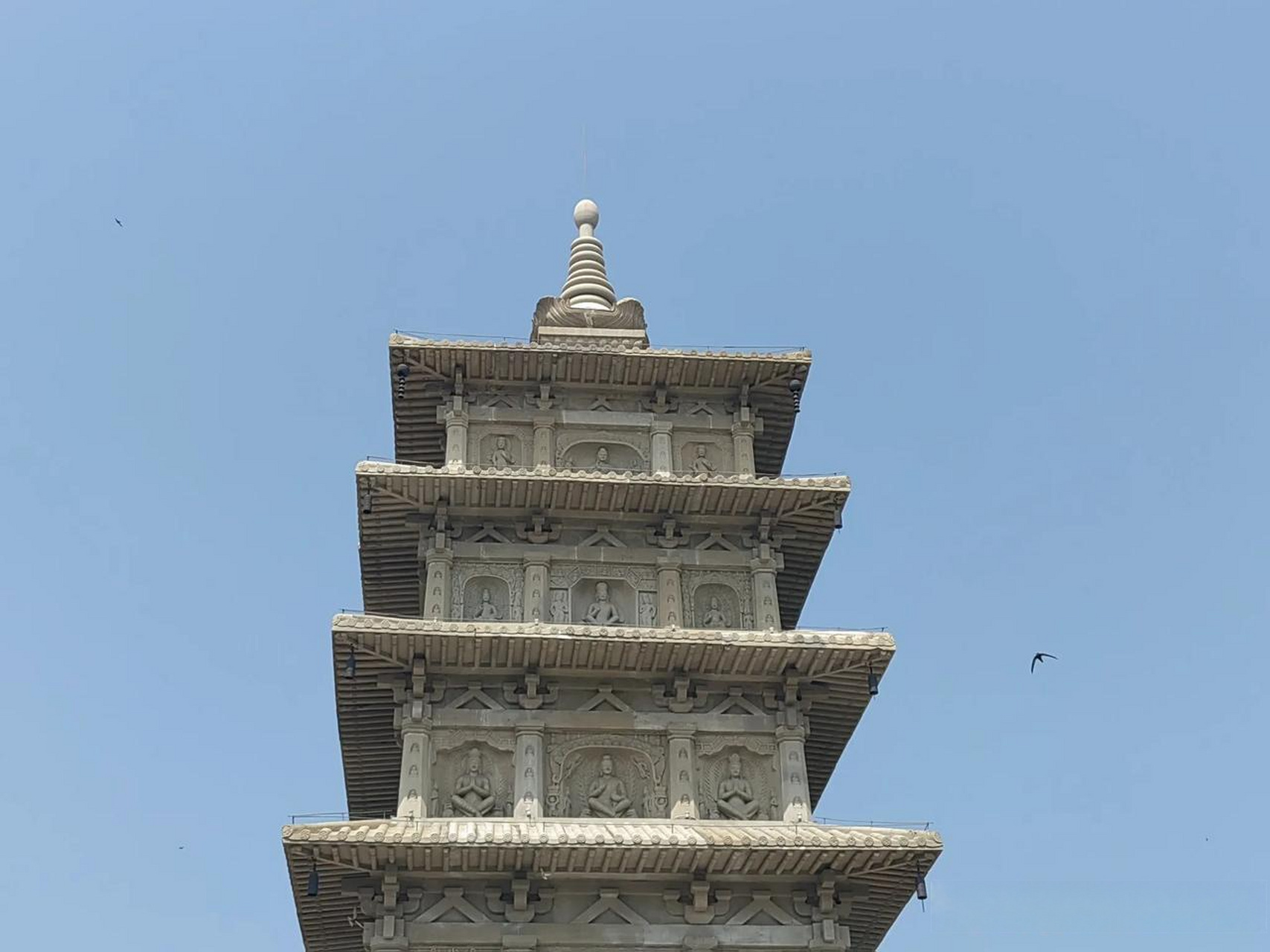 云冈石窟景区里的必看景点——灵岩寺 灵岩寺位于山西省大同市云冈