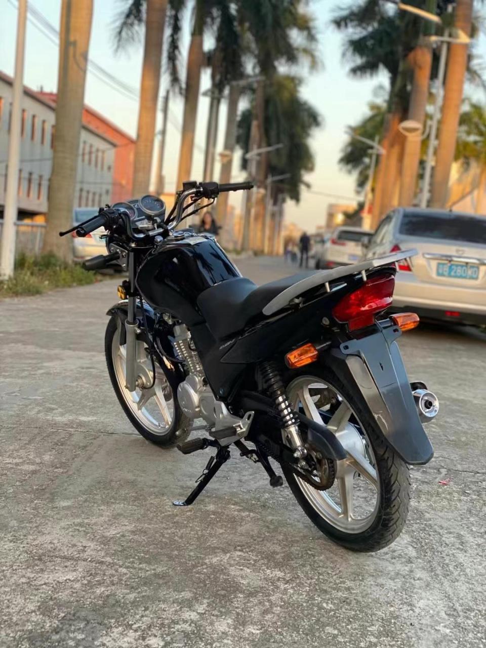 五羊本田 cbf小战鹰125cc 现秒2680元 性价比高的摩托车推荐 好车不贵