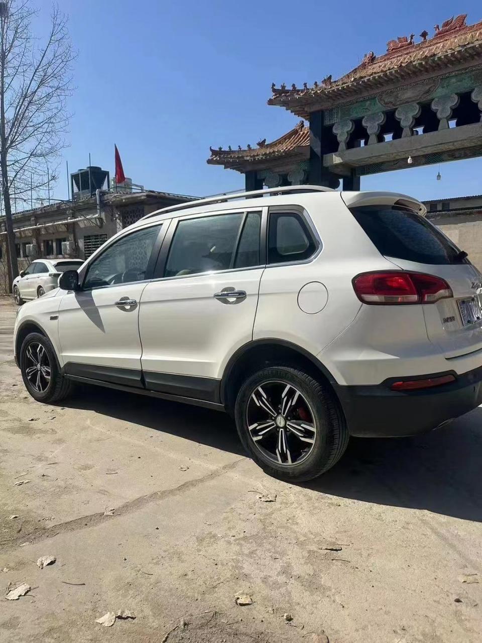 5t 自动挡最高配一键启动,真皮座椅,全景大天窗,多功能方向盘,极品