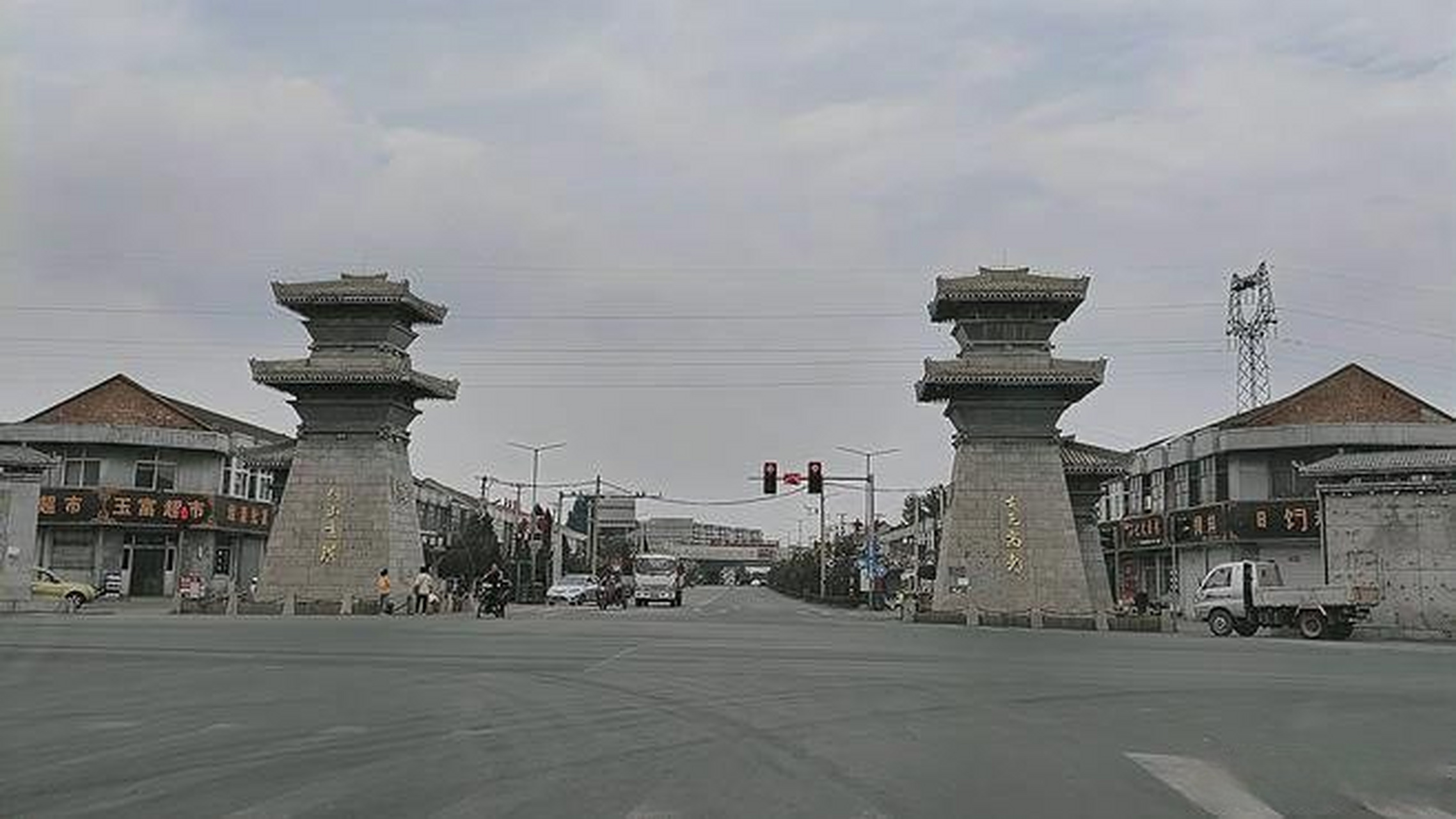 《高都古镇非常古老》播放量:199 作者:谭论古今