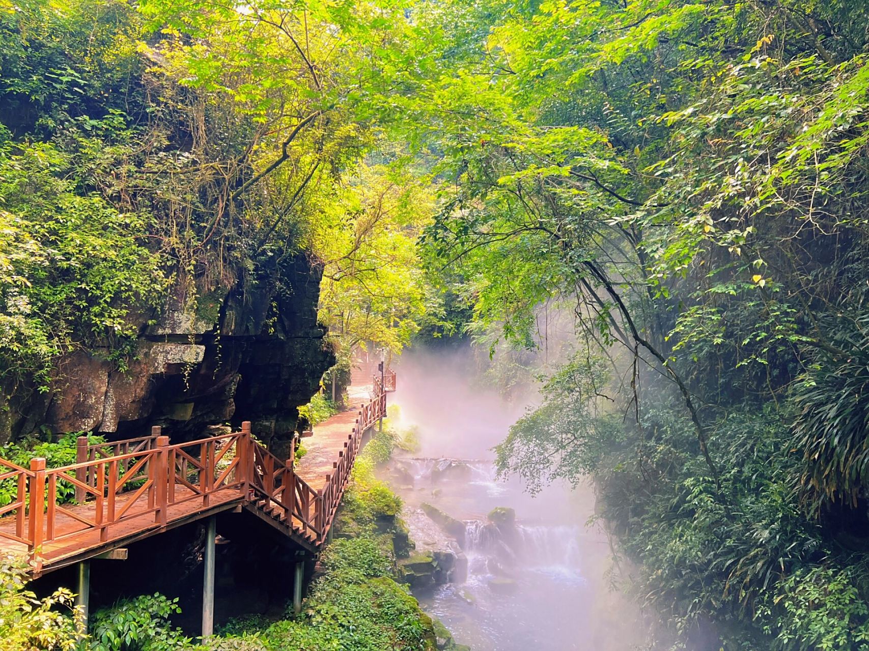 三峡神门景区 山高自有风景在 山不见我 我自去见山 三峡神门景区