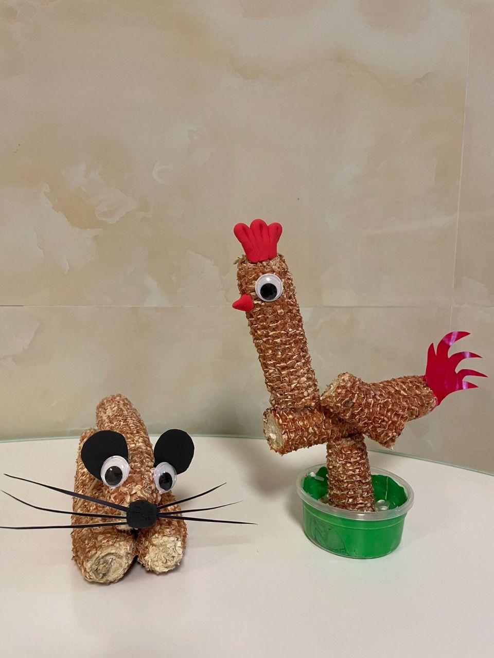 幼儿园手工 | 玉米芯动物制作 长颈鹿和鳄鱼都被选了 鸡要求站起来垫