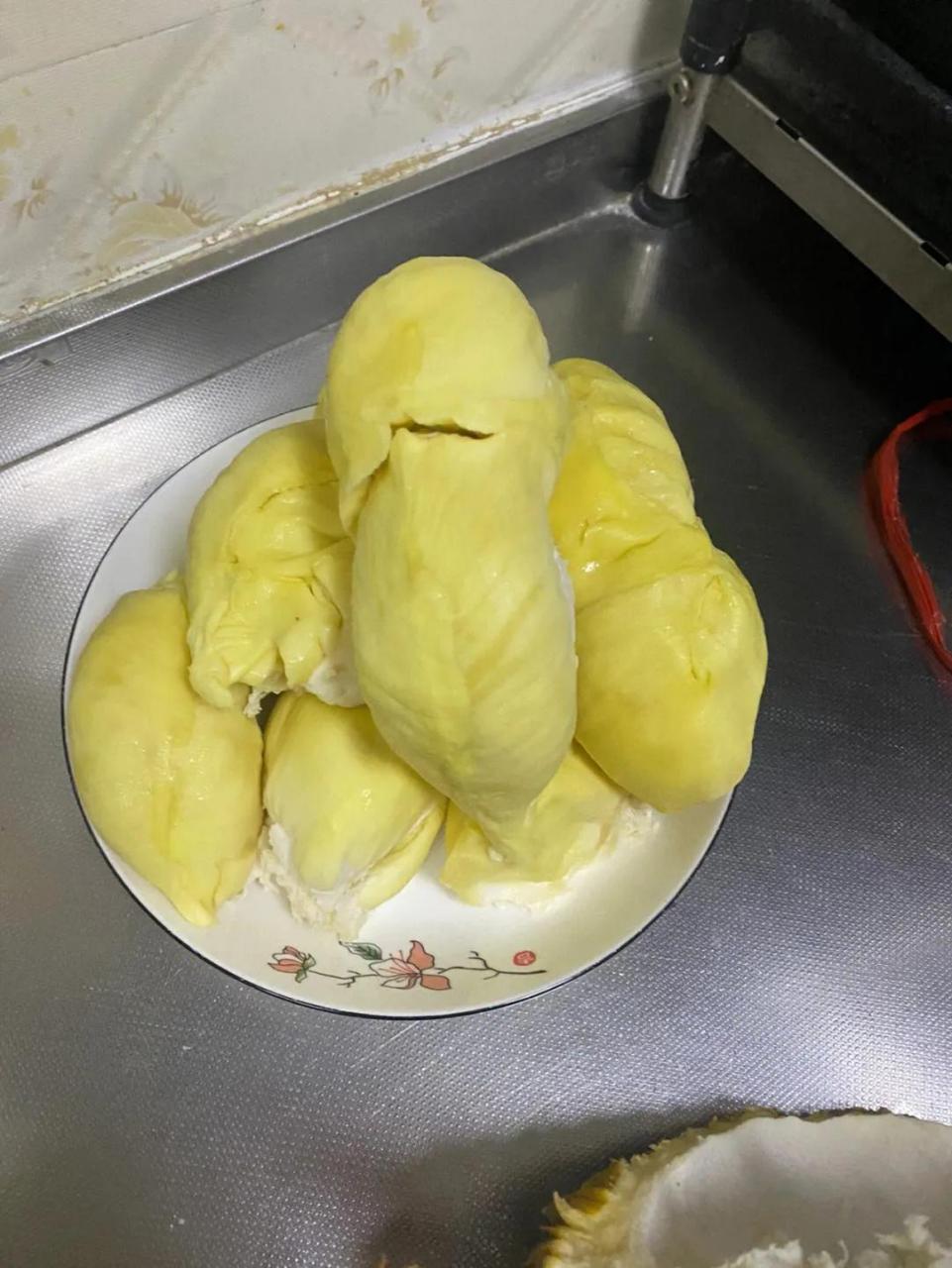 【榴莲与家庭幸福的平衡】 故事里的儿媳每月吃6个榴莲,而婆婆却因此