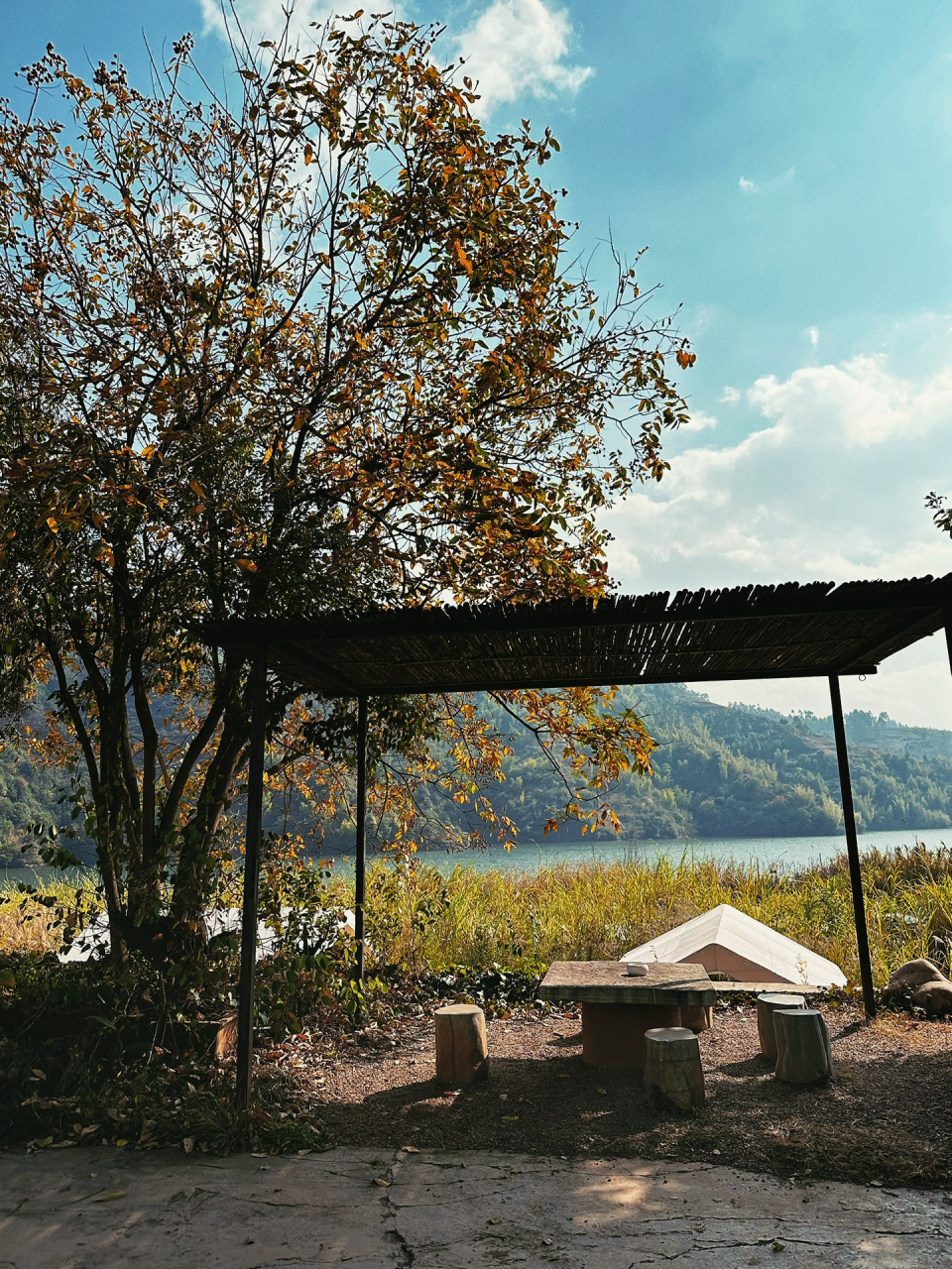 私藏|云南弥勒红河谷温泉山庄76图文详解 抵达方式: 081.