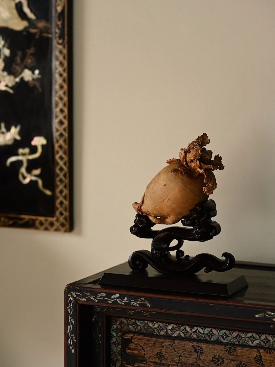 一个好菜头(彩头) 老山檀"好彩头"摆件 整体雕刻萝卜饱满圆润,根叶生